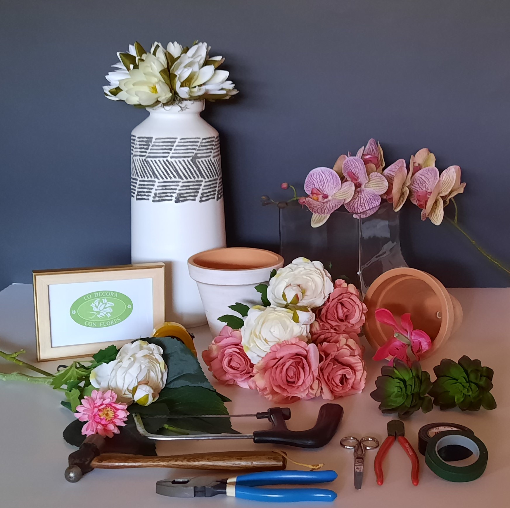 TRABAJANDO EN LO DECORA CON FLORES MATERIALES 016 (2)